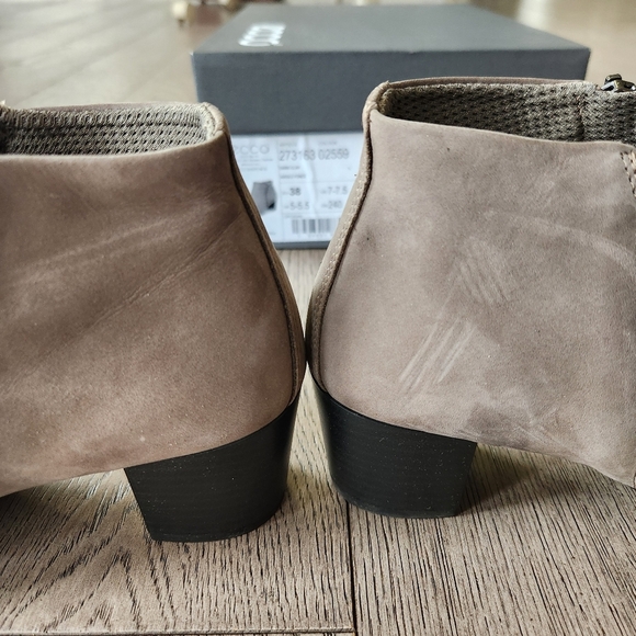 Size 7 -7.5 ECCO Shape M 35 Women's Tan Grey Zipper Ankle Boots Steampunk Witchy - Picture 7 of 9